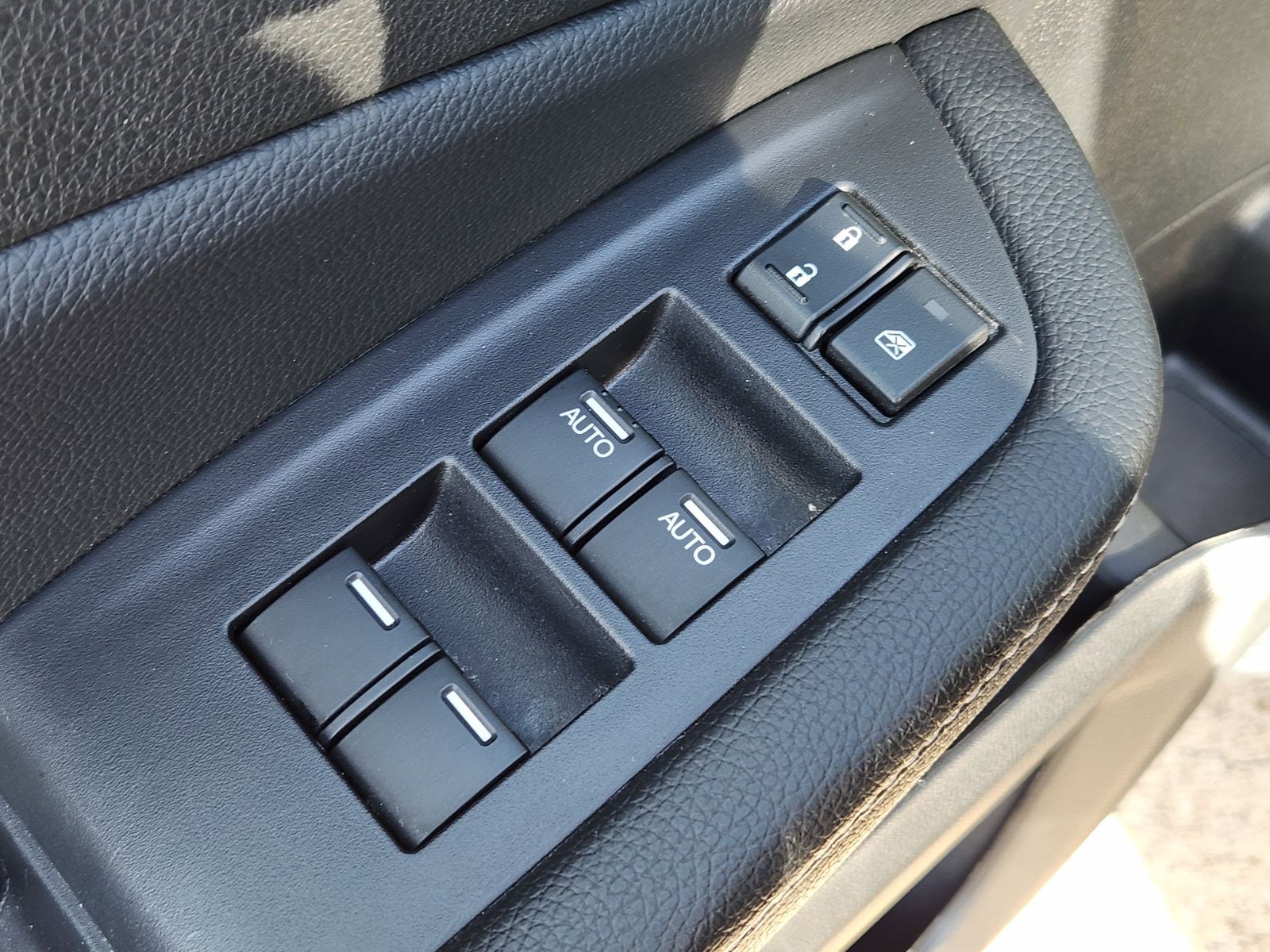 Used 2025 Crystal Black Pearl Honda RTL image 31