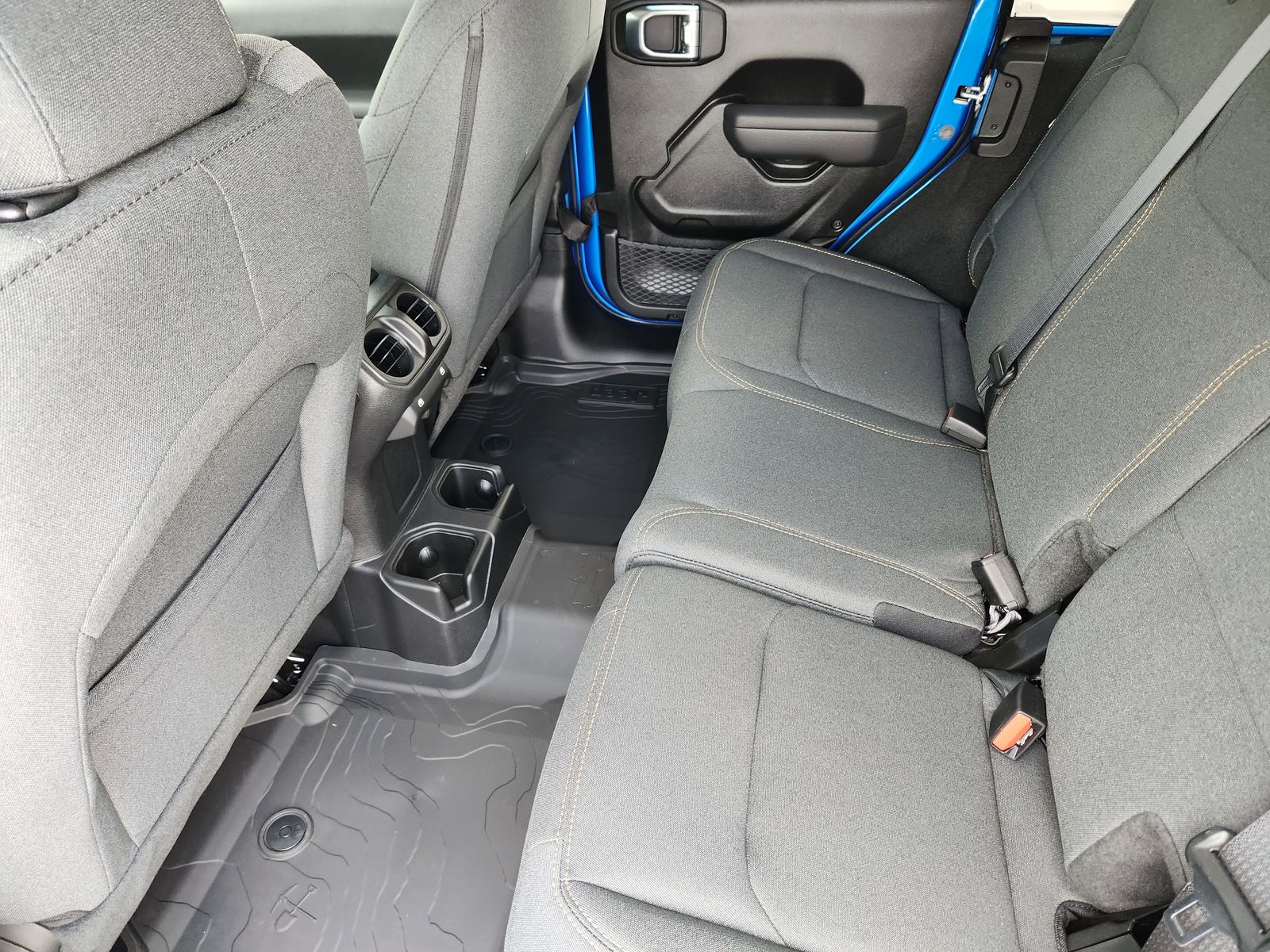 New 2026 Hydro Blue Pearlcoat Jeep 4-DOOR SPORT image 38