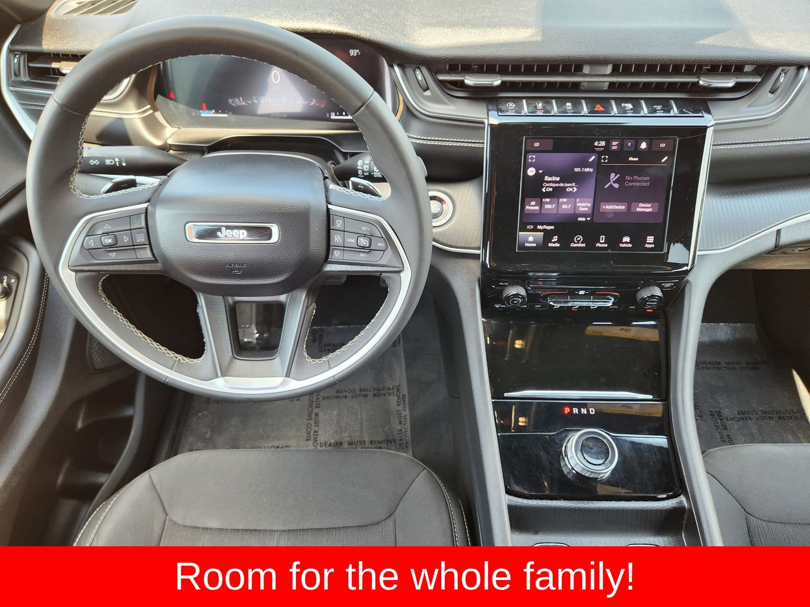 Used 2025 Diamond Black Crystal Pearlcoat Jeep Laredo image 36