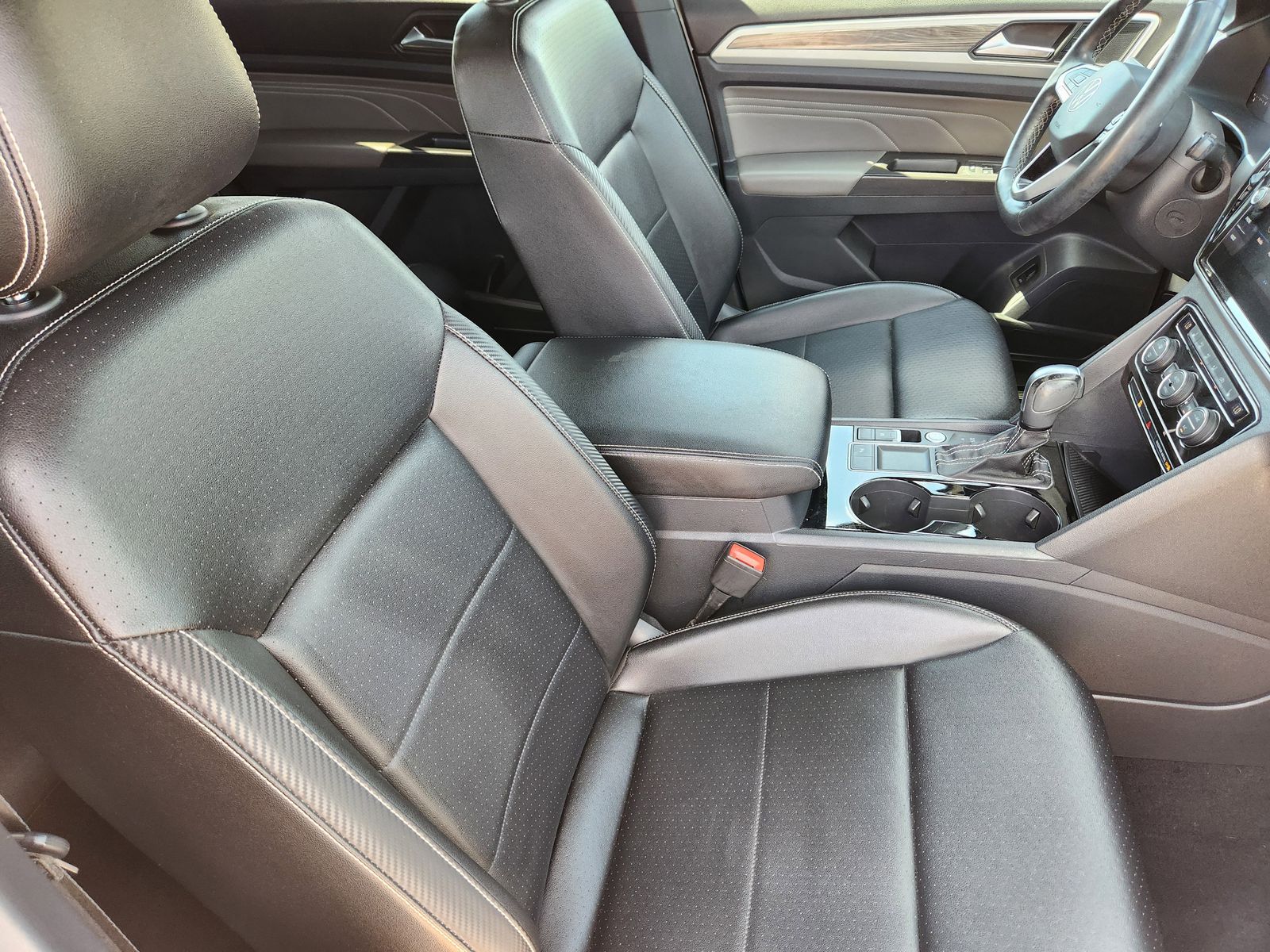 Used 2022 Pure White Volkswagen 2.0T SE w/Technology image 23