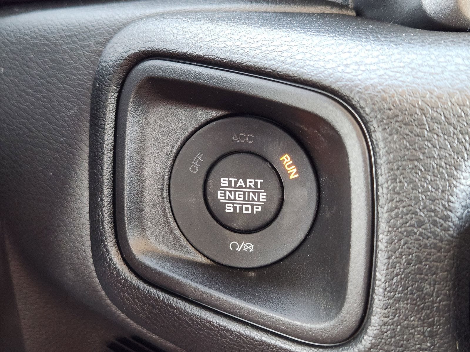 New 2026 Hydro Blue Pearlcoat Jeep 4-DOOR SPORT image 28