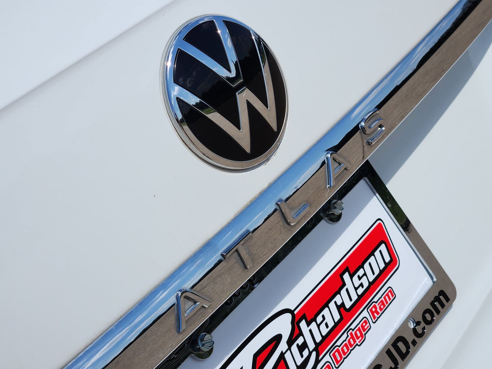 Used 2022 Pure White Volkswagen 2.0T SE w/Technology image 18