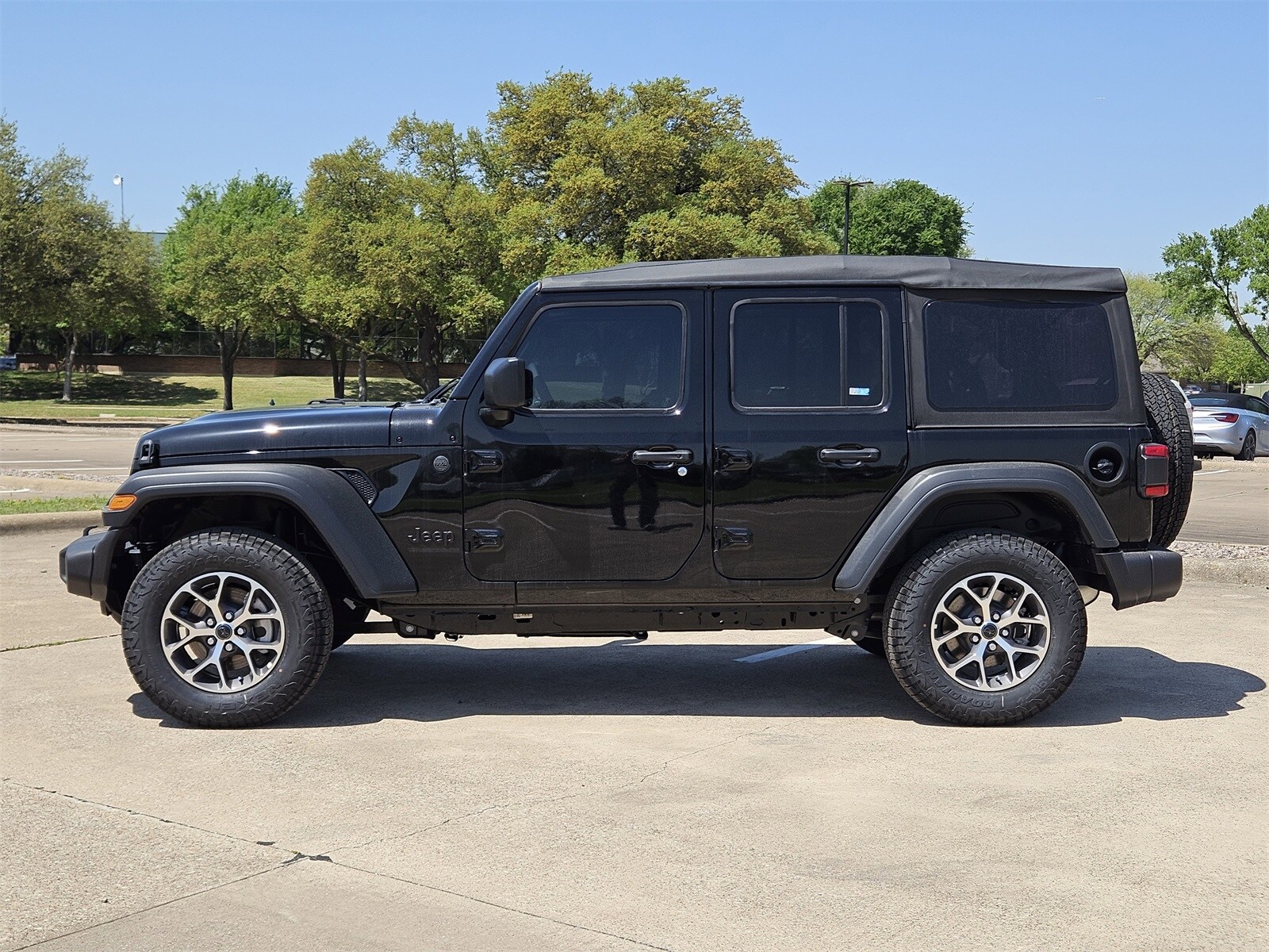 2025 Jeep Wrangler Sport S photo 3