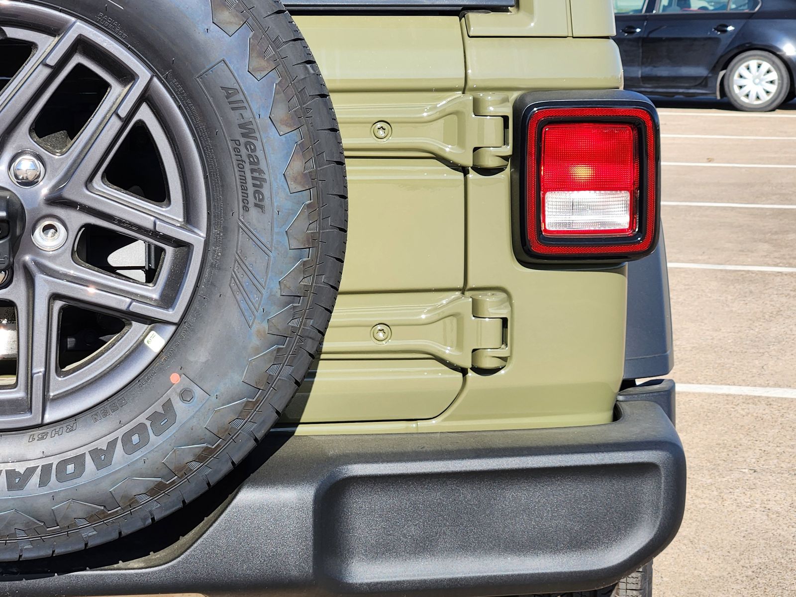 New 2026 41 Jeep 4-DOOR SPORT S image 16