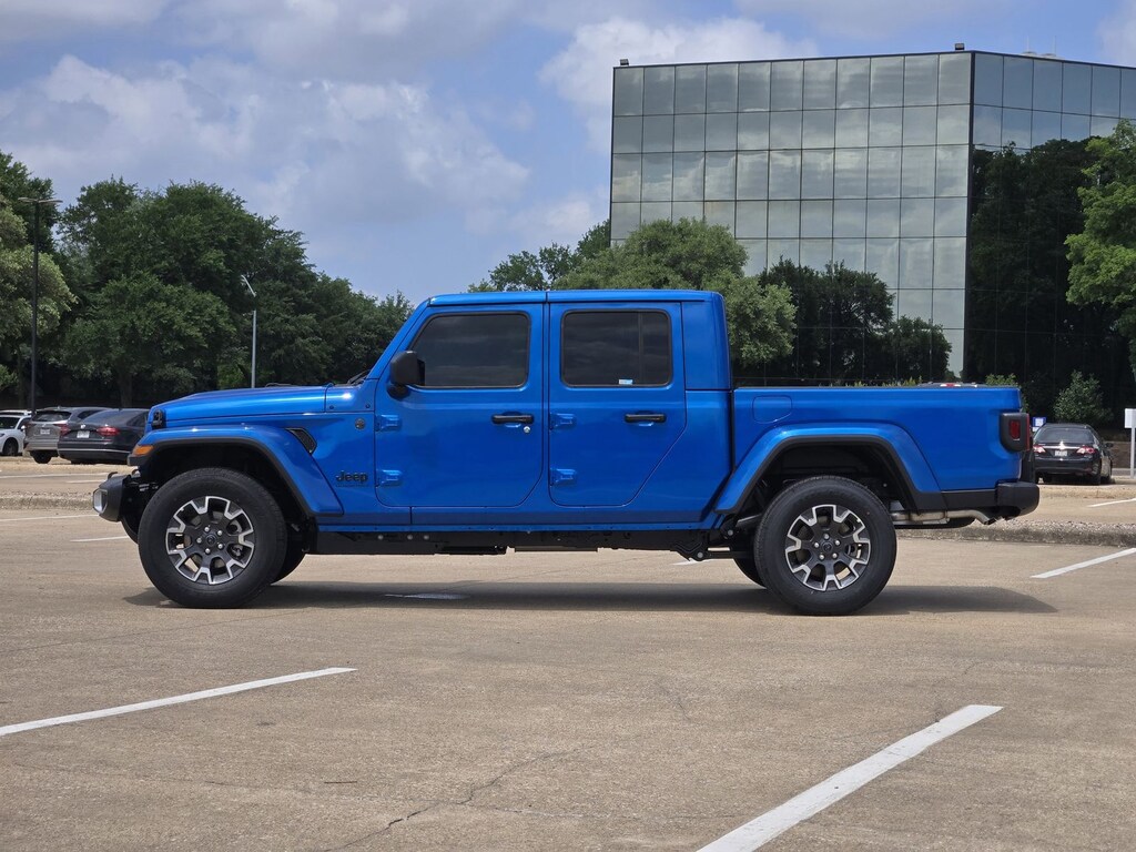 New 2026 Jeep Gladiator SAHARA 4X4 Pickup