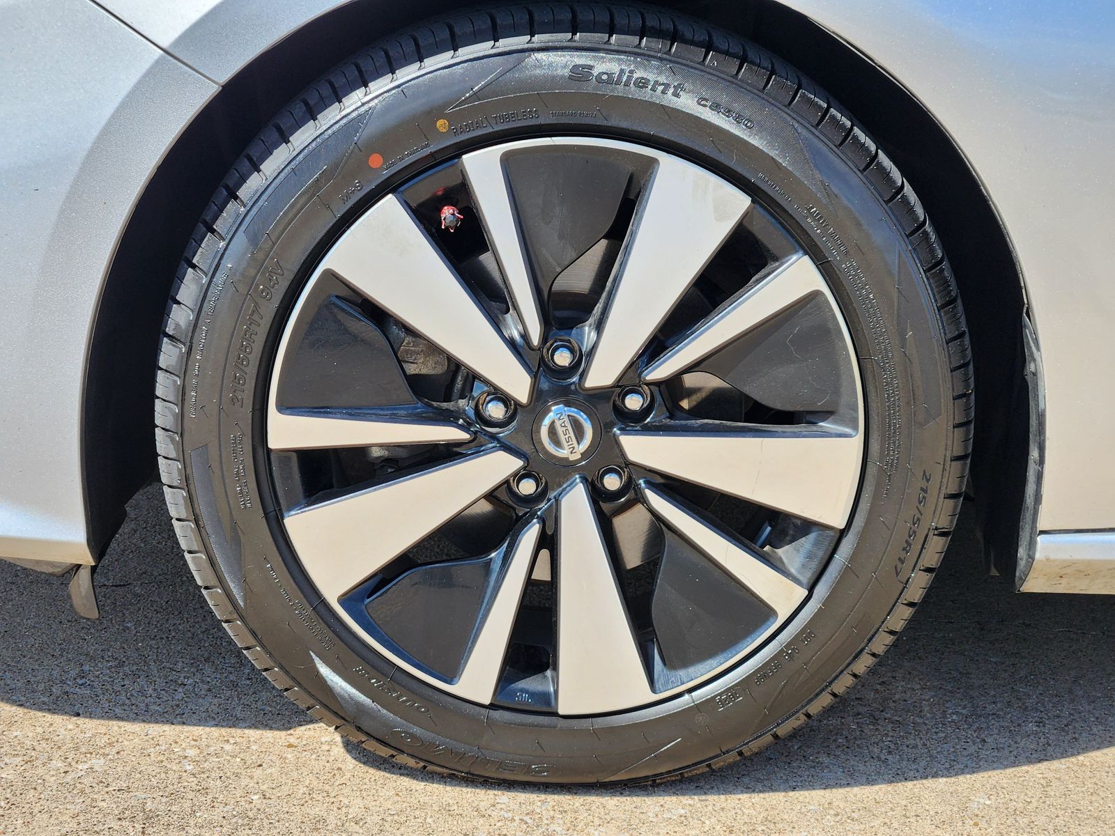 Used 2022 Brilliant Silver Nissan 2.5 SV image 19