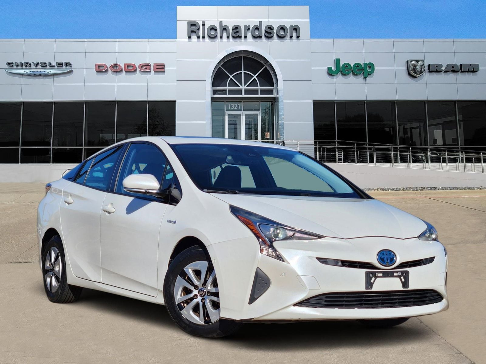 White (Blizzard Pearl) 2016 Toyota Prius Touring FWD Hatchback Continuously Variable Transmission