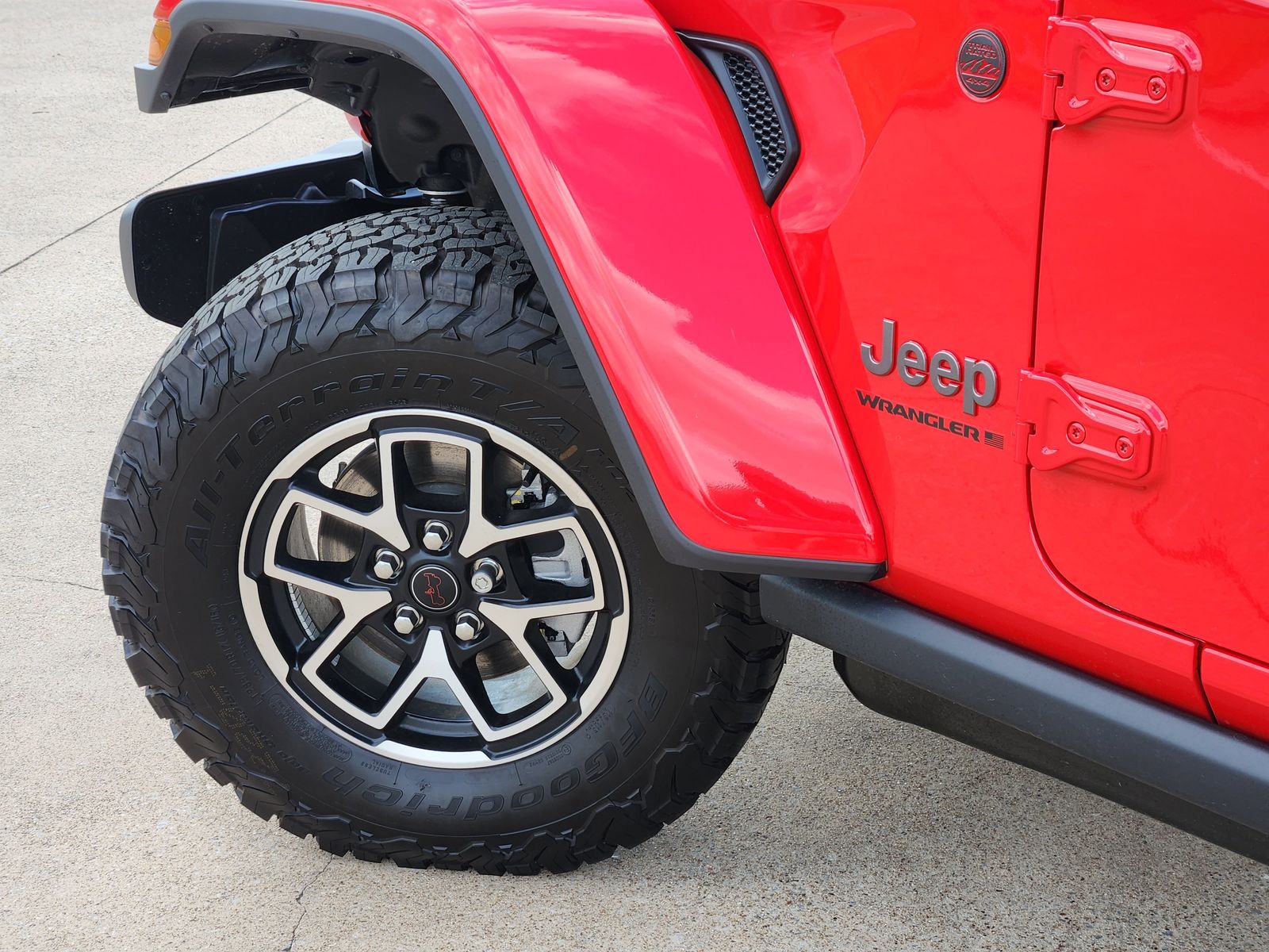 New 2026 Firecracker Red Jeep 4-DOOR RUBICON image 17