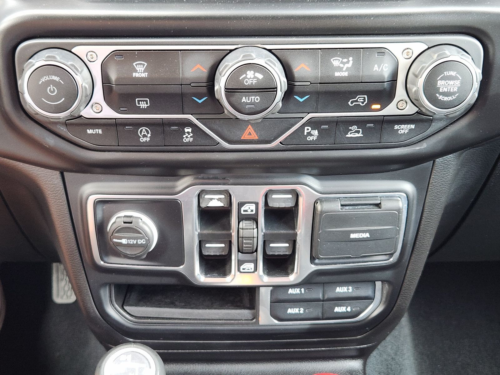 Used 2022 Black Jeep Unlimited Sahara image 26