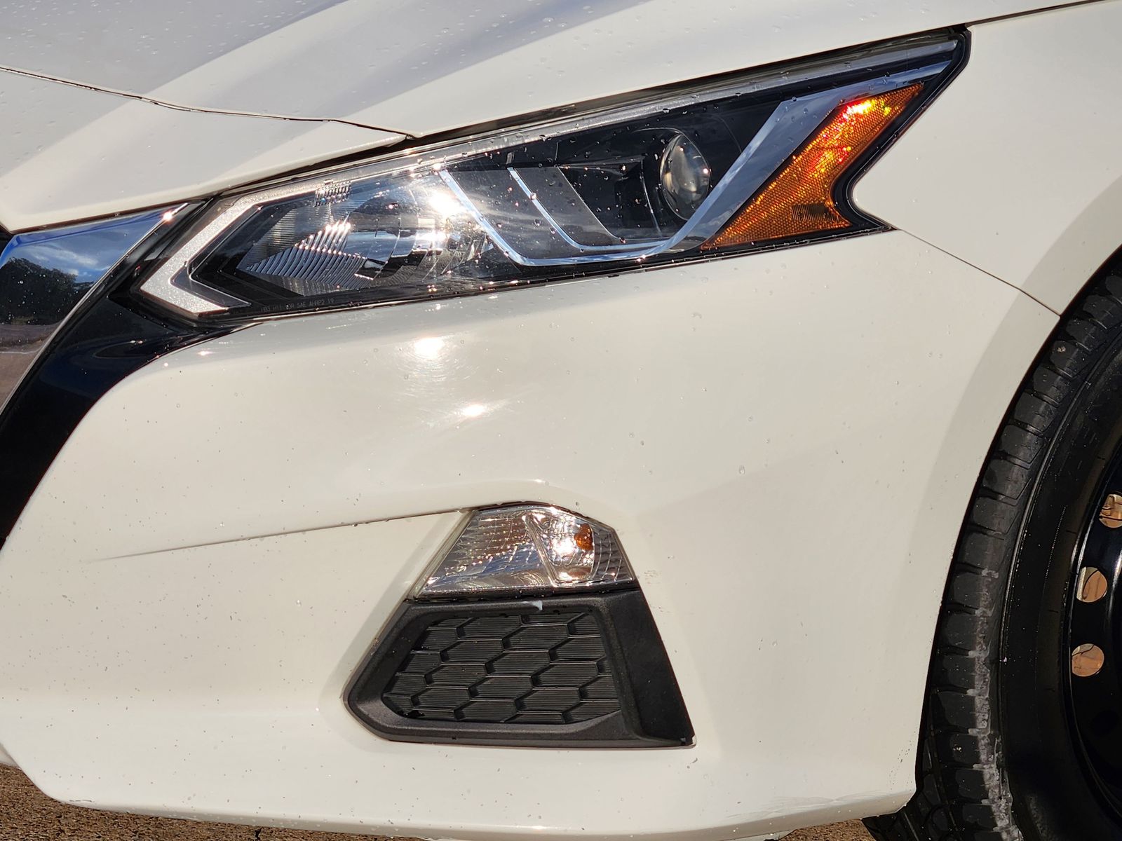 Used 2021 Glacier White Nissan 2.5 S image 10