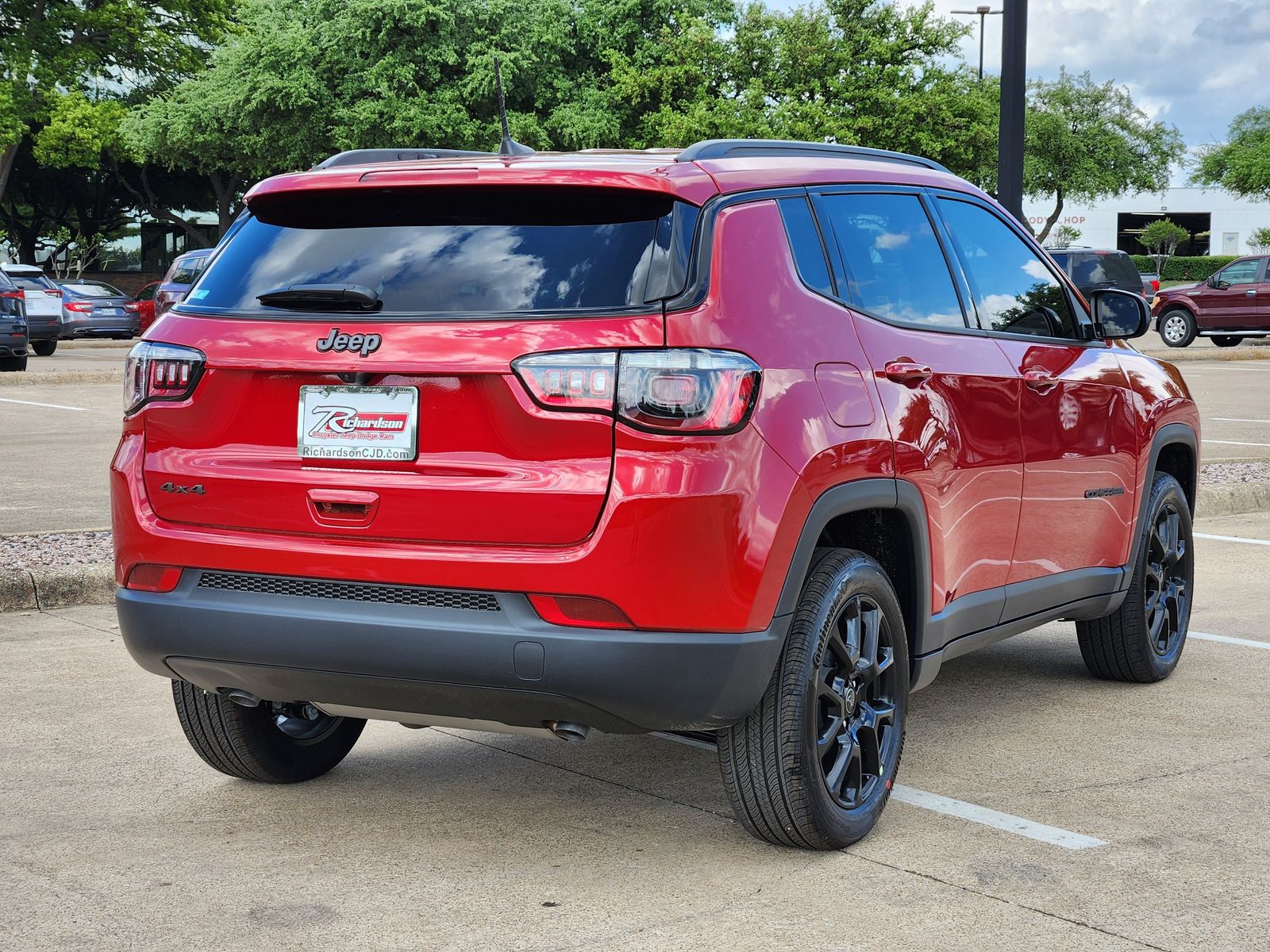 New 2026 Red Hot Pearlcoat Jeep LATITUDE ALTITUDE 4X4 image 6