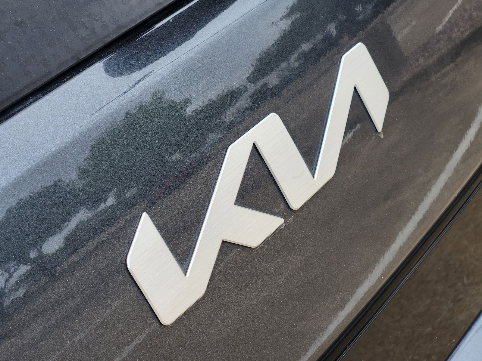 Used 2022 Gravity Gray Kia LX image 18