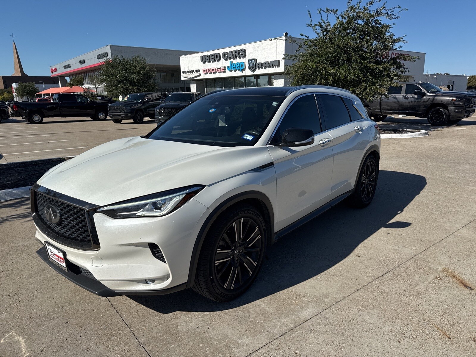 2021 Infiniti QX50 Luxe photo 2