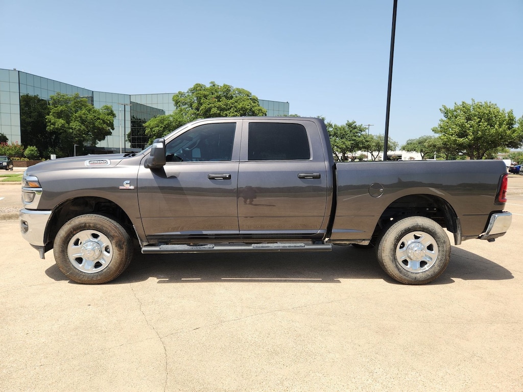 New 2026 Ram 2500 TRADESMAN CREW CAB 4X4 6'4 BOX Pickup