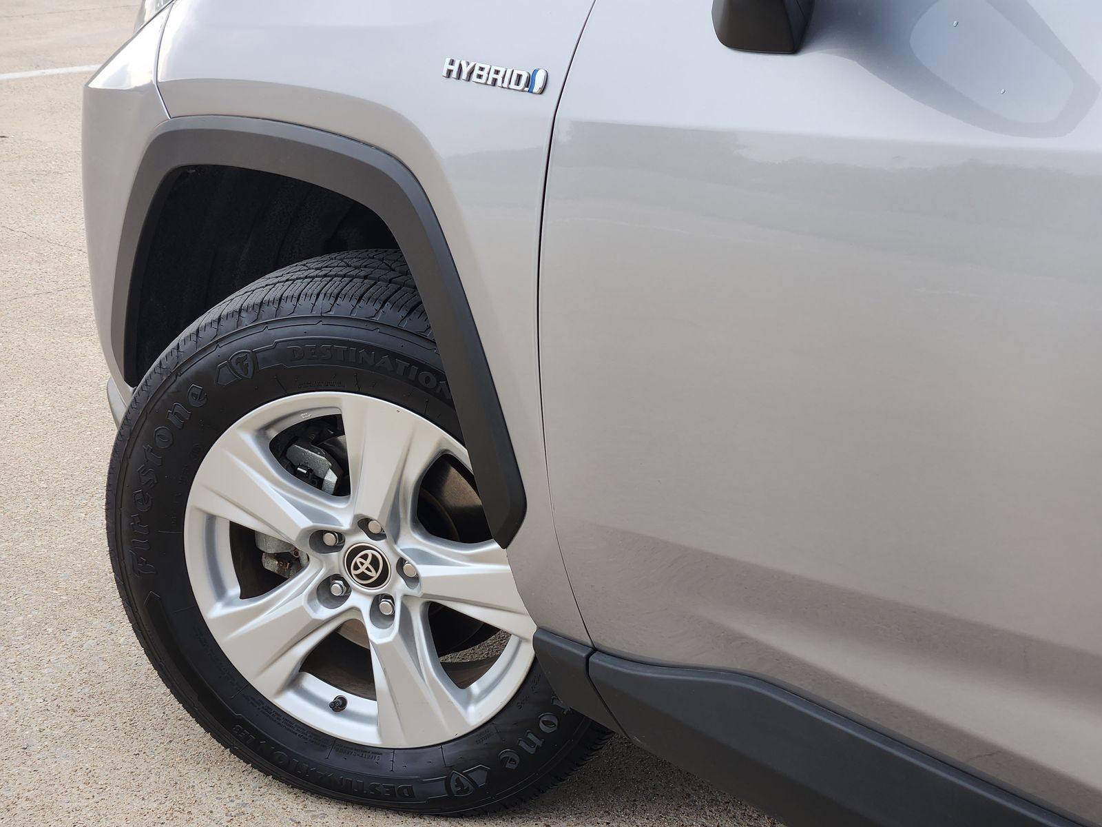 Used 2021 Silver Sky Metallic Midnight Black Metallic Toyota XLE image 17