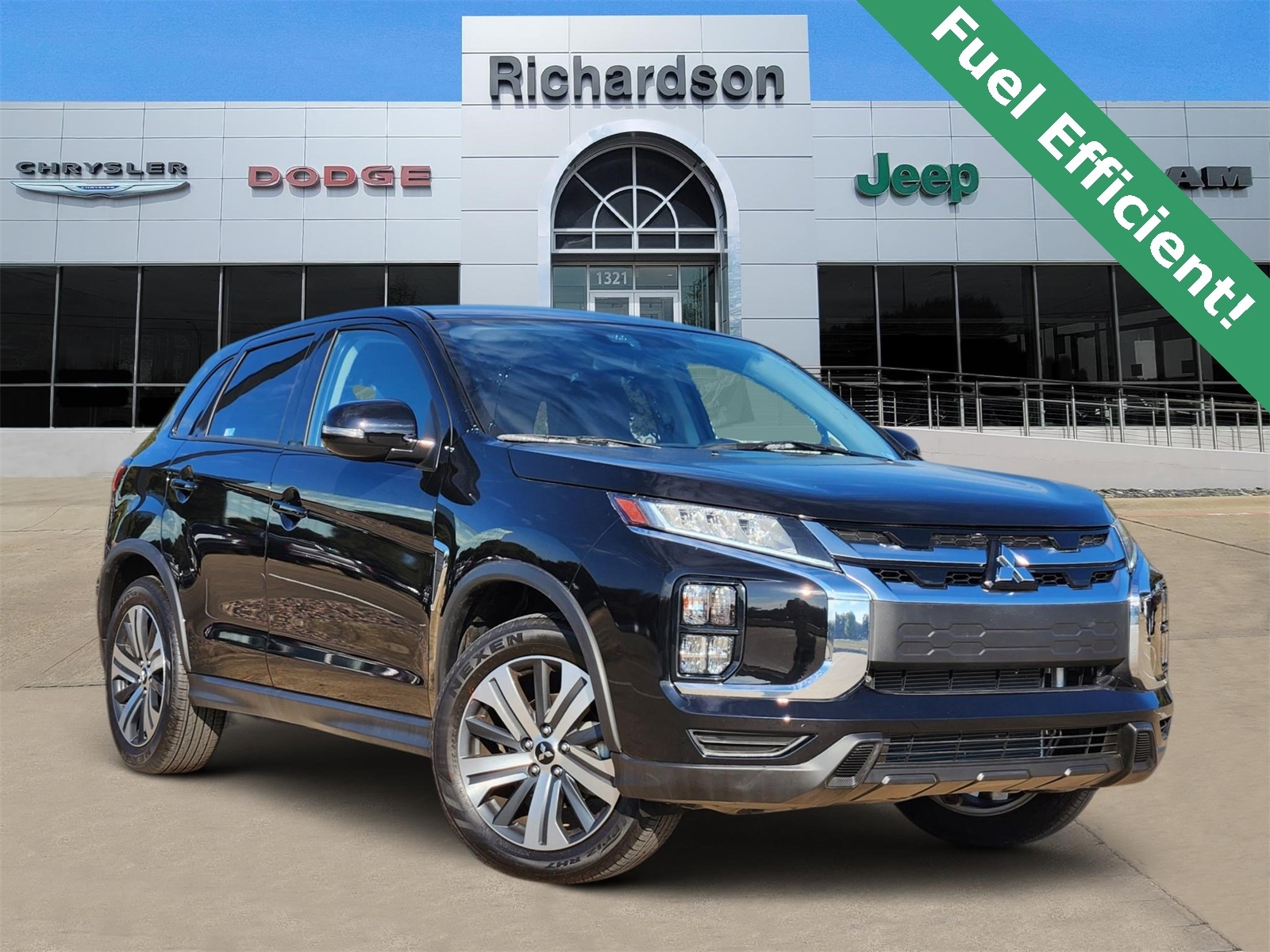 2025 Mitsubishi Outlander Sport SE's photo