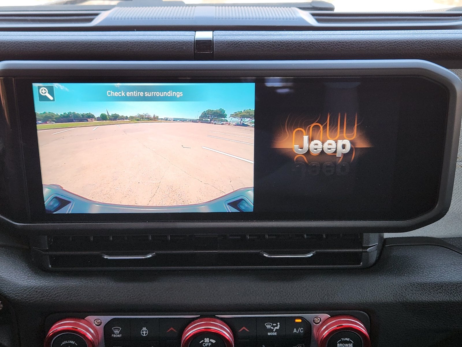Used 2025 Granite Crystal Jeep Sport image 26