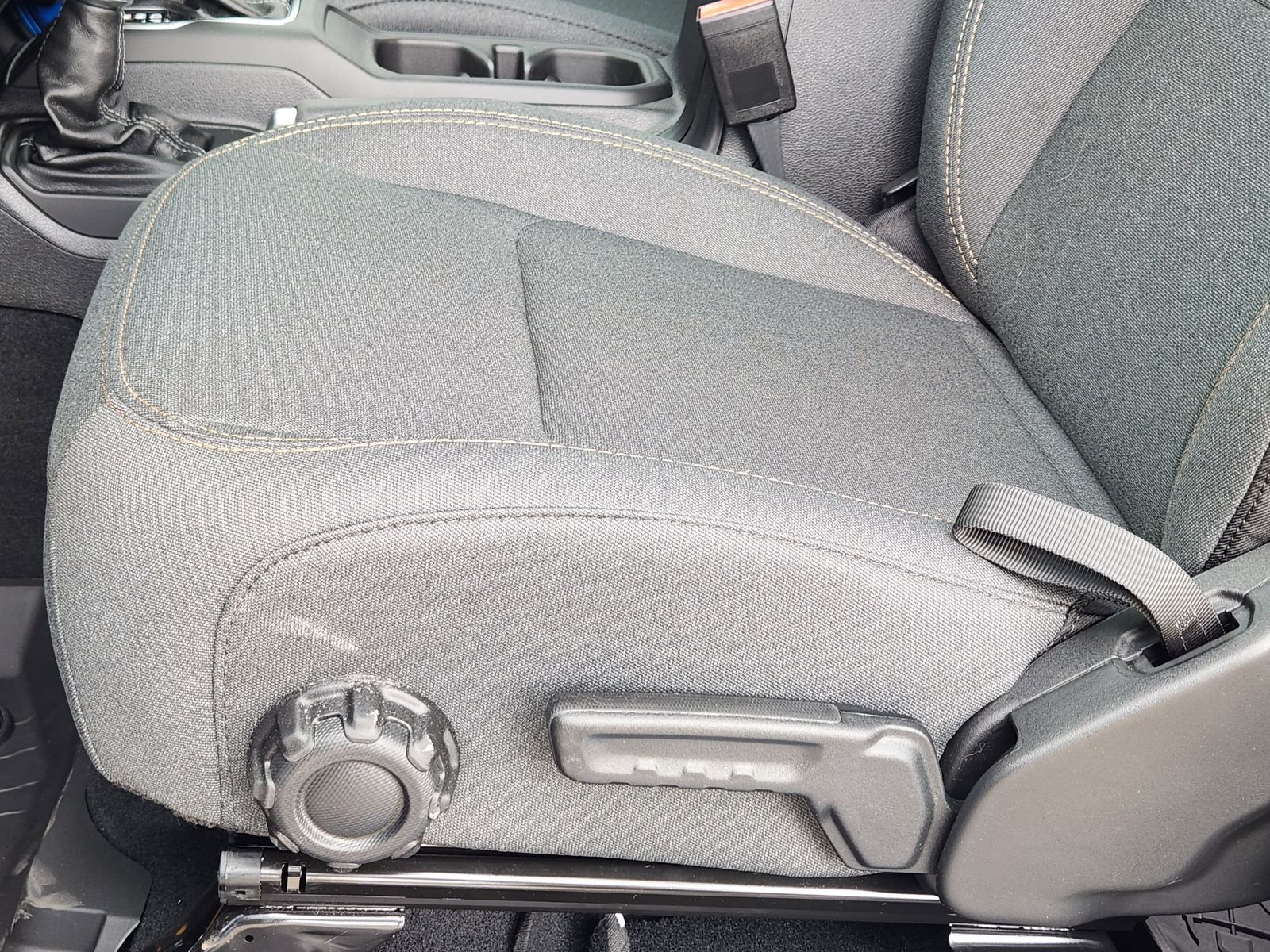 New 2026 Hydro Blue Pearlcoat Jeep 2-DOOR SPORT image 32