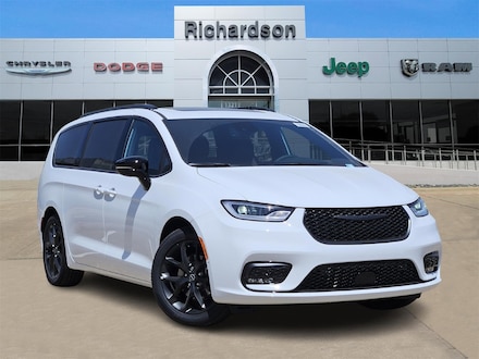 2025 Chrysler Pacifica LIMITED Passenger Van
