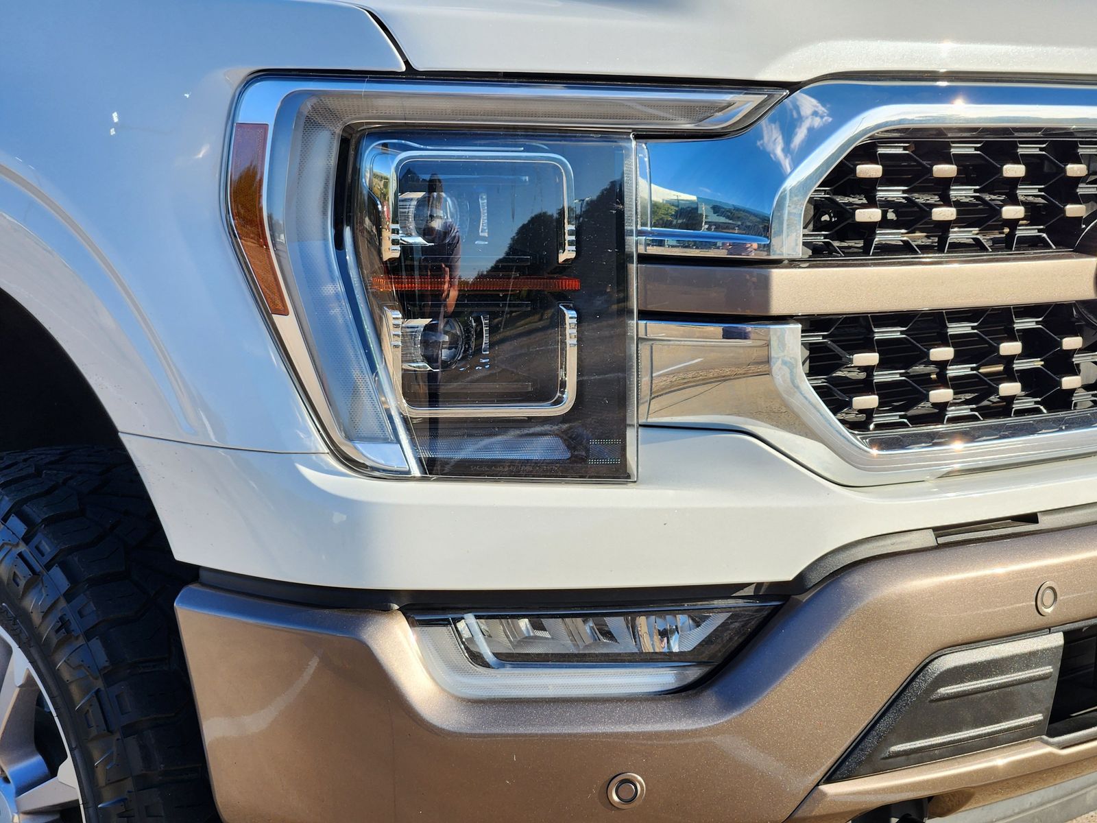 Used 2022 Brown Ford  image 9