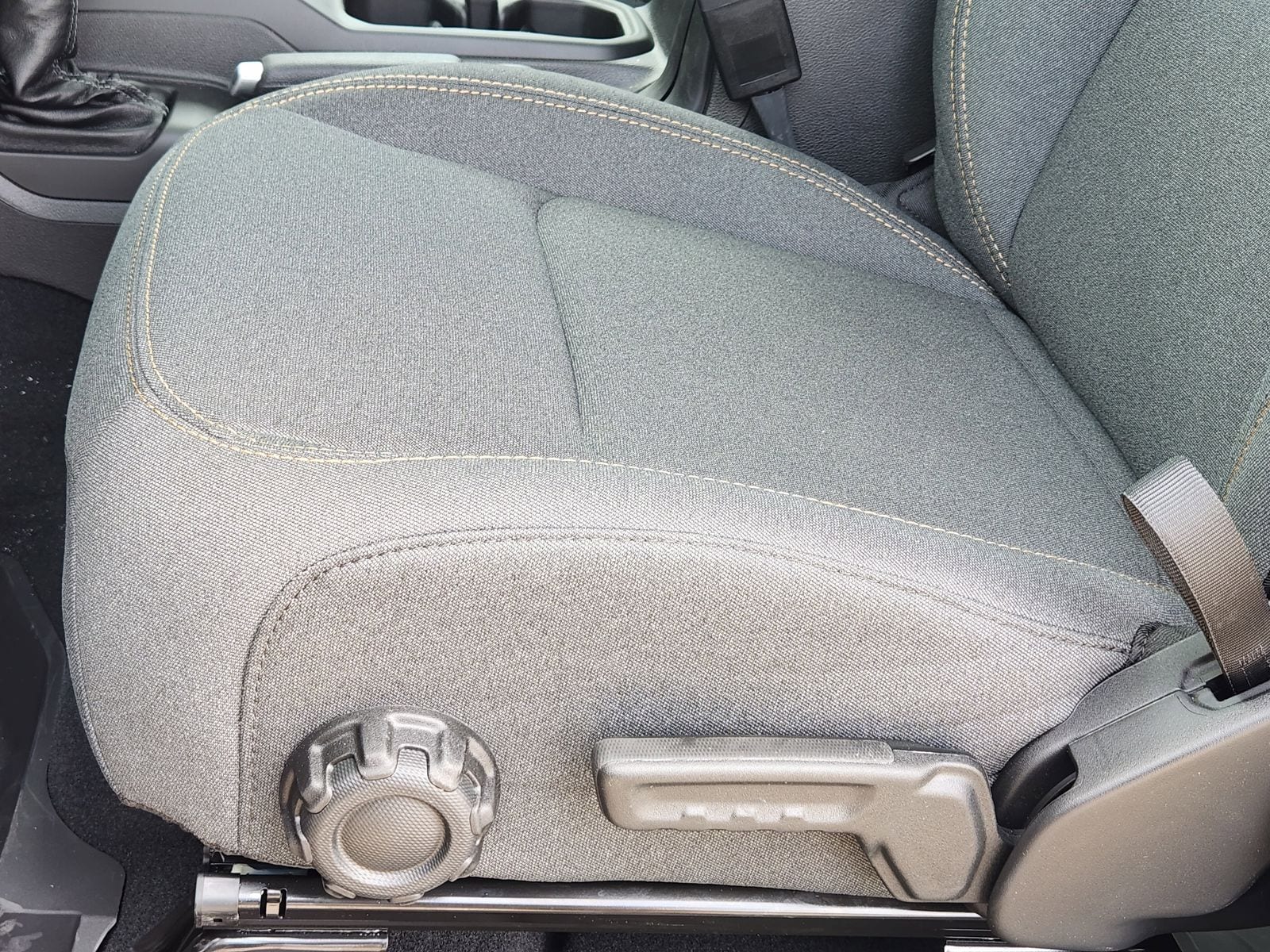 New 2026 Granite Crystal Jeep 4-DOOR SPORT image 31