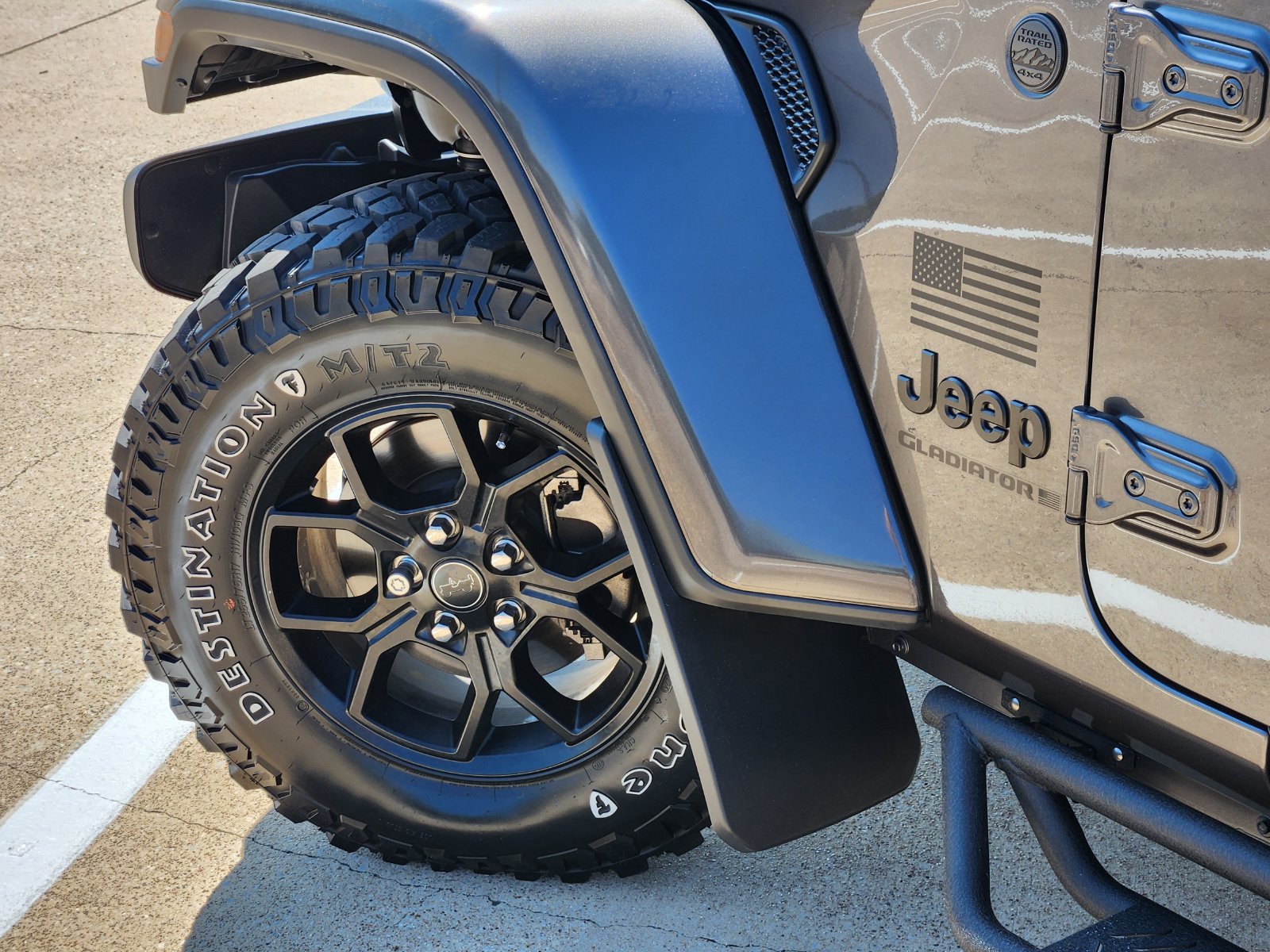 Used 2025 Granite Crystal Jeep Sport image 17