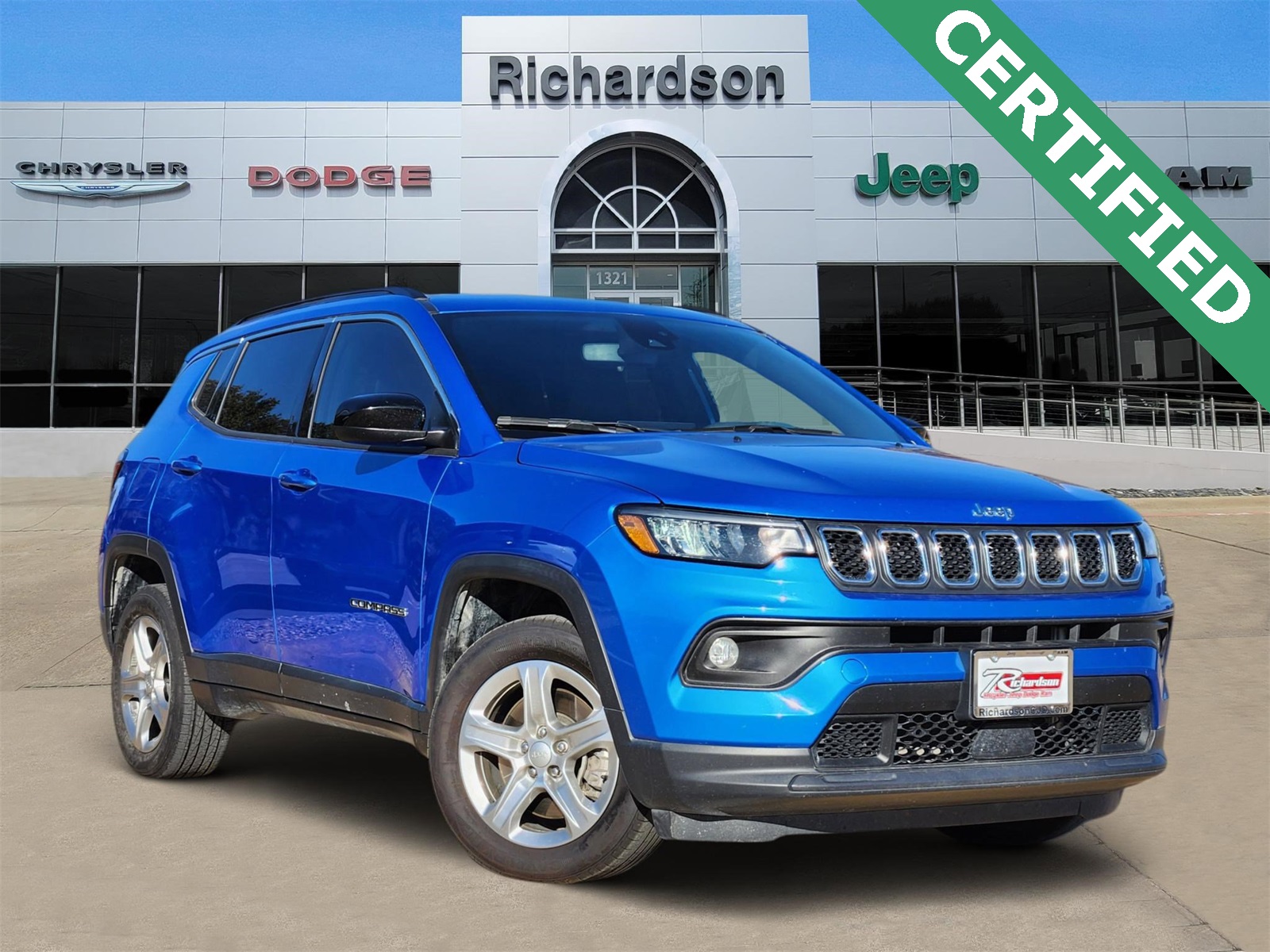 2023 Jeep Compass Latitude's photo