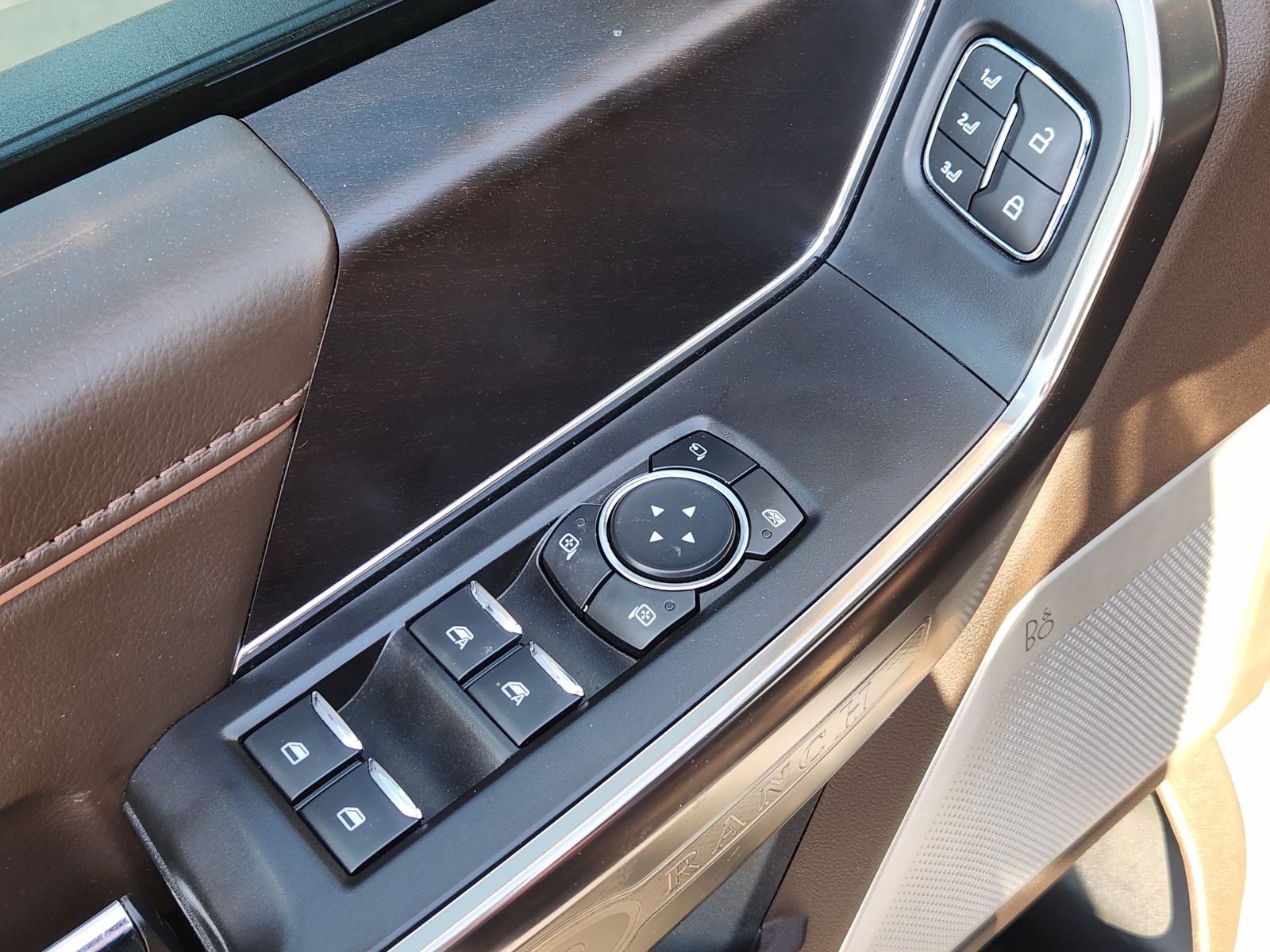 Used 2022 Brown Ford  image 32