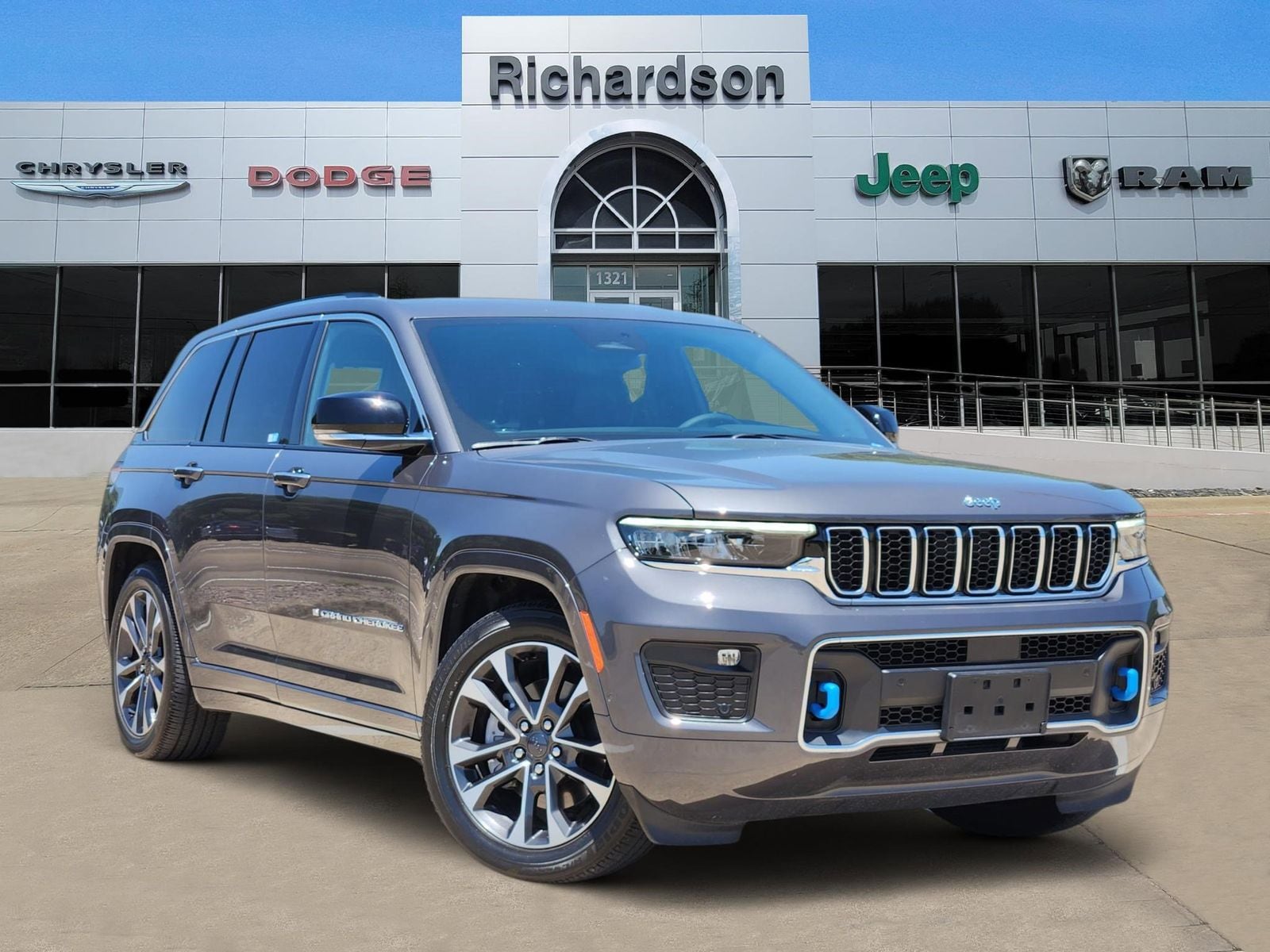 2022 Jeep Grand Cherokee Overland 4xe 4x4's photo