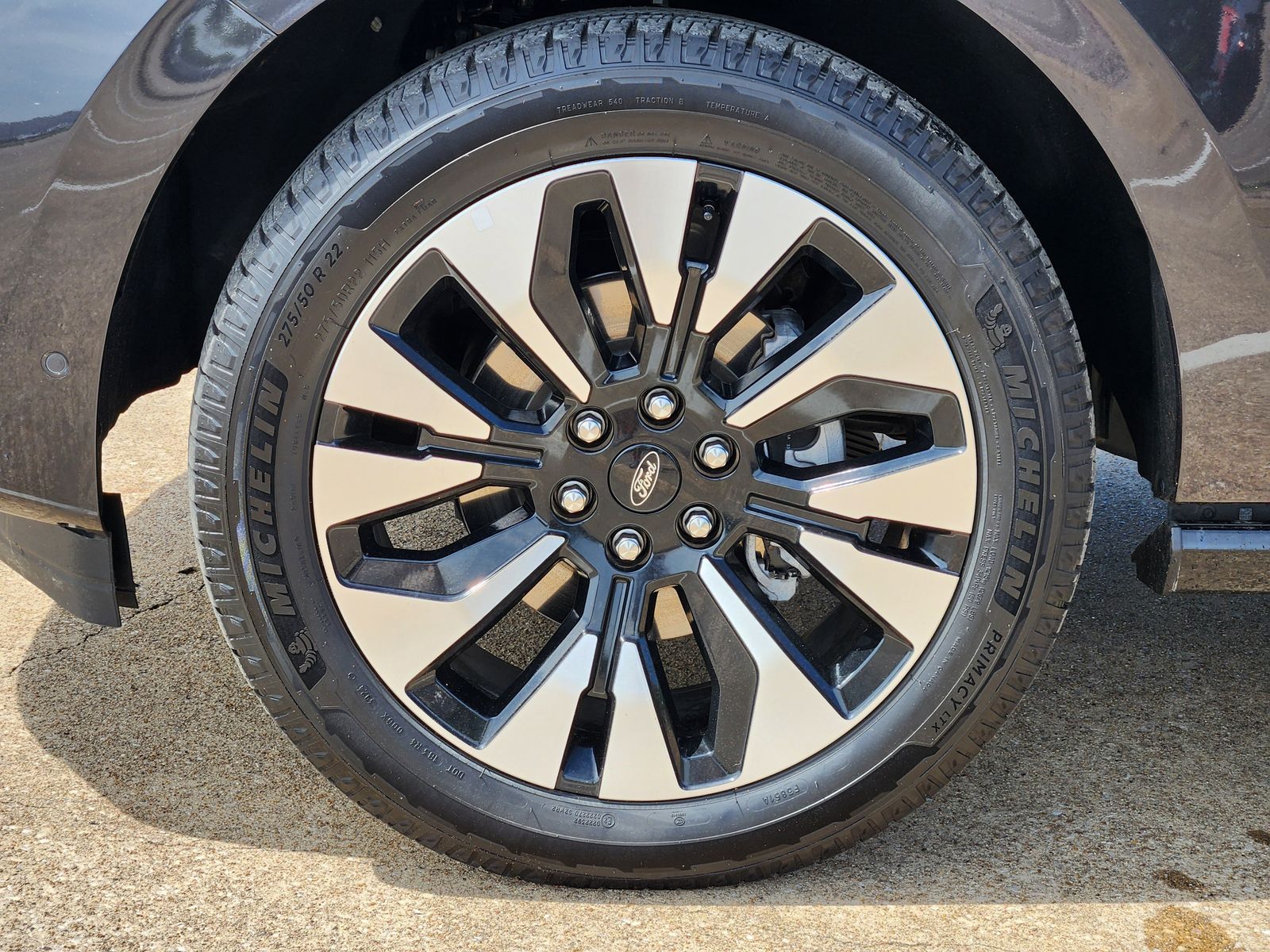 Used 2025 Gray Metallic Ford Platinum image 21