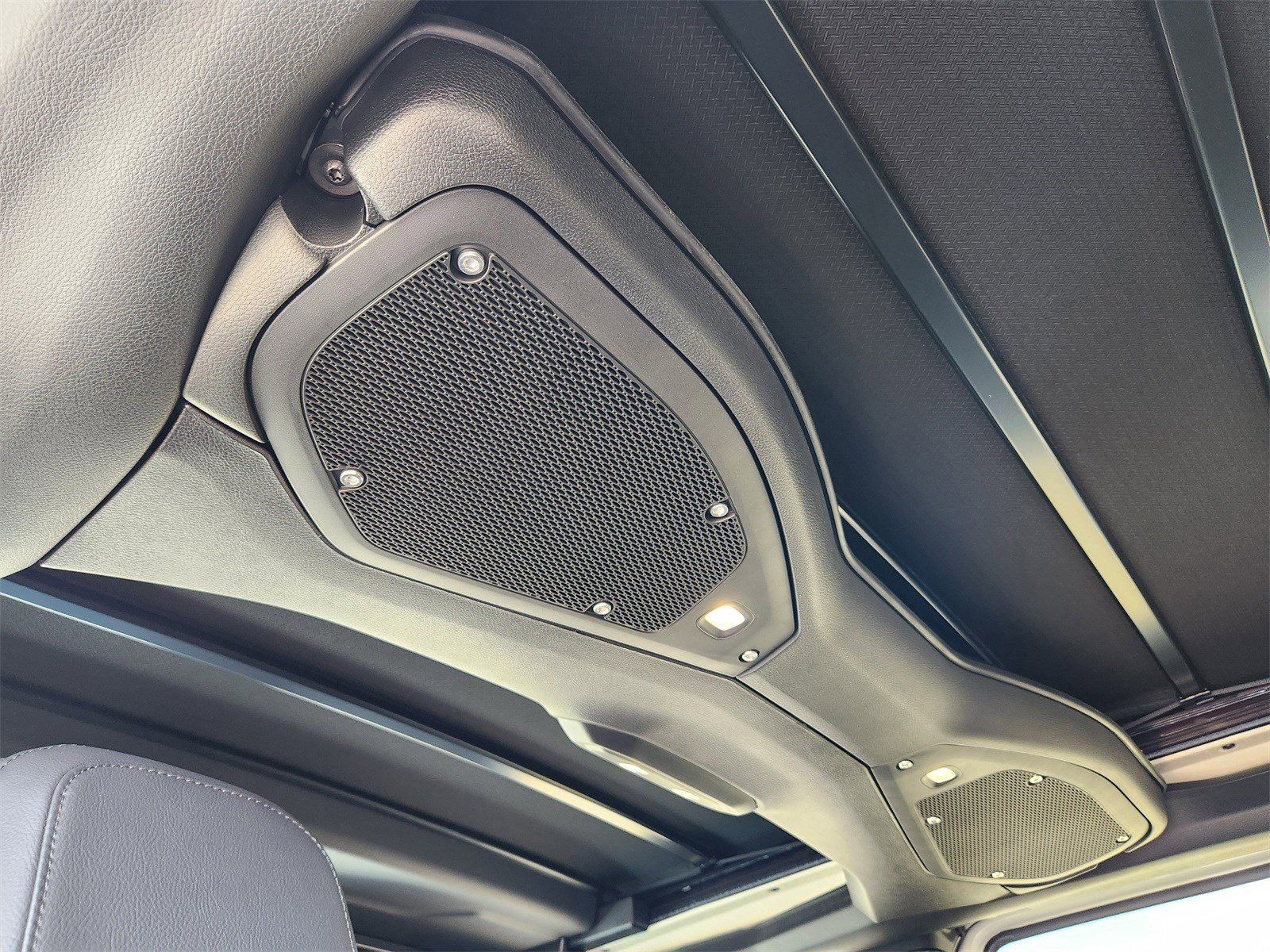 New 2026 Bright White Jeep 4-DOOR SAHARA image 37