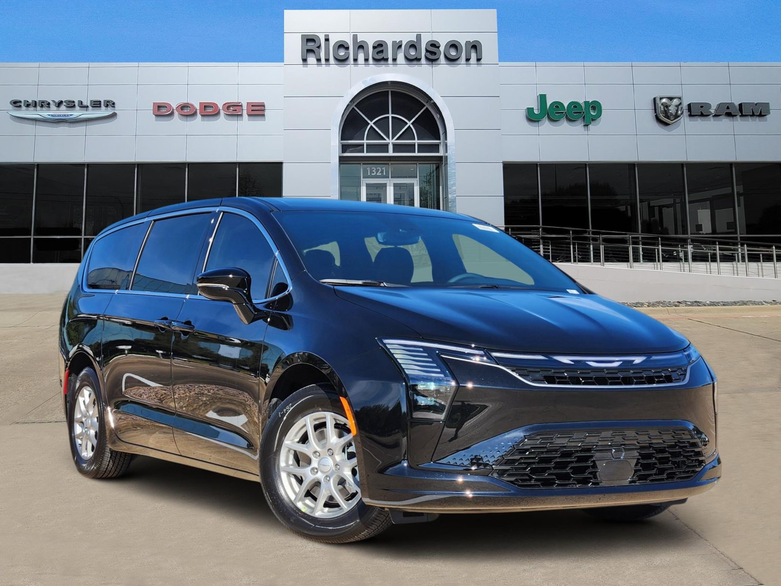 2027 Chrysler Pacifica SELECT Passenger Van
