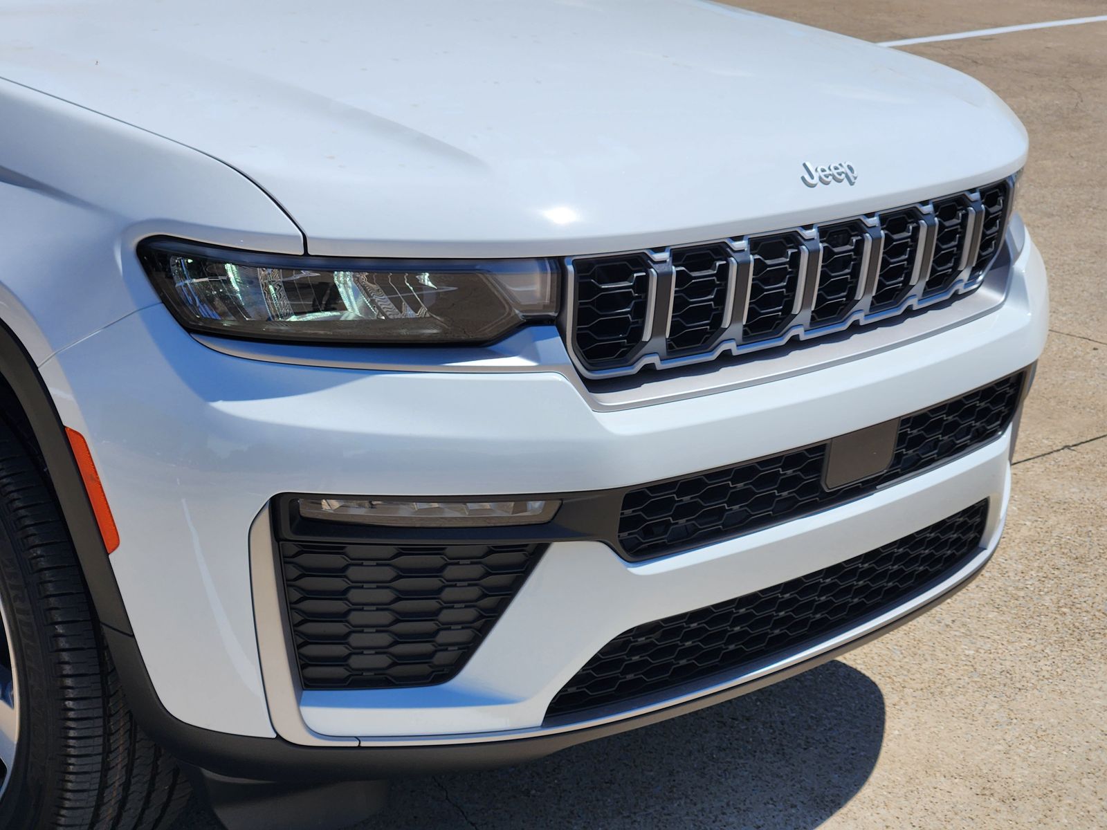 New 2026 Bright White Jeep LIMITED 4X4 image 9