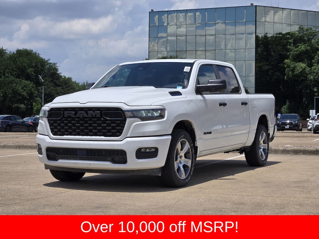 New 2026 Ram 1500 EXPRESS CREW CAB 4X2 5'7 BOX Pickup