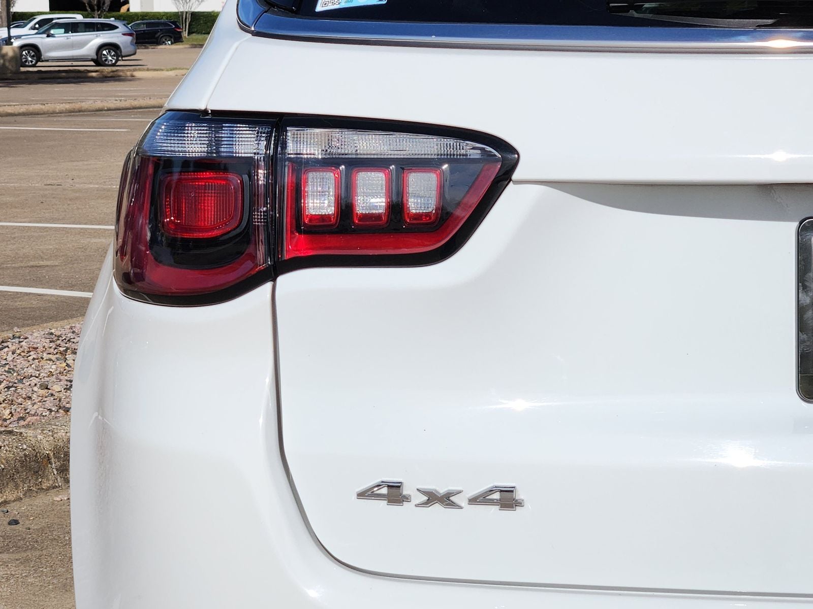 Used 2024 Bright White Jeep Latitude Lux image 15