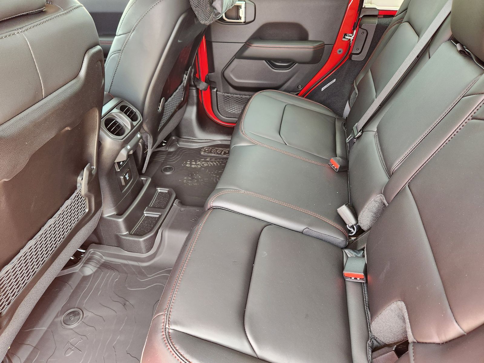 New 2026 Firecracker Red Jeep 4-DOOR RUBICON image 38