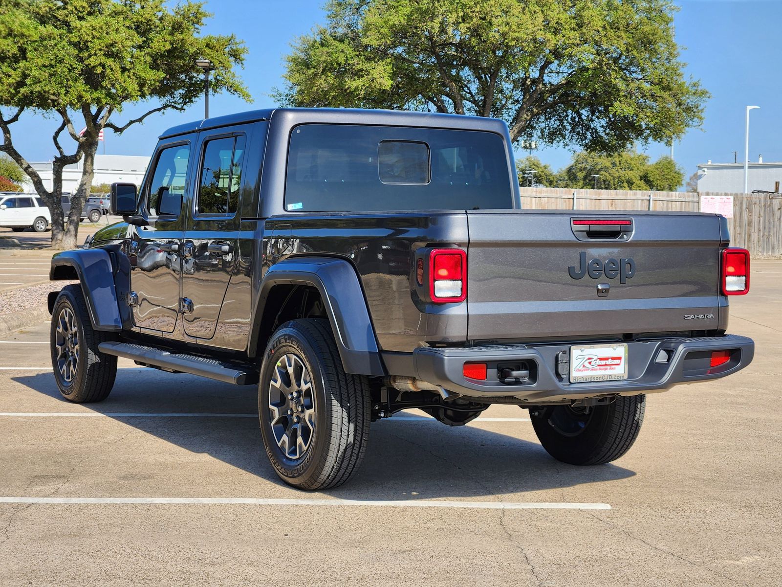 New 2026 Granite Crystal Jeep SAHARA 4X4 image 4