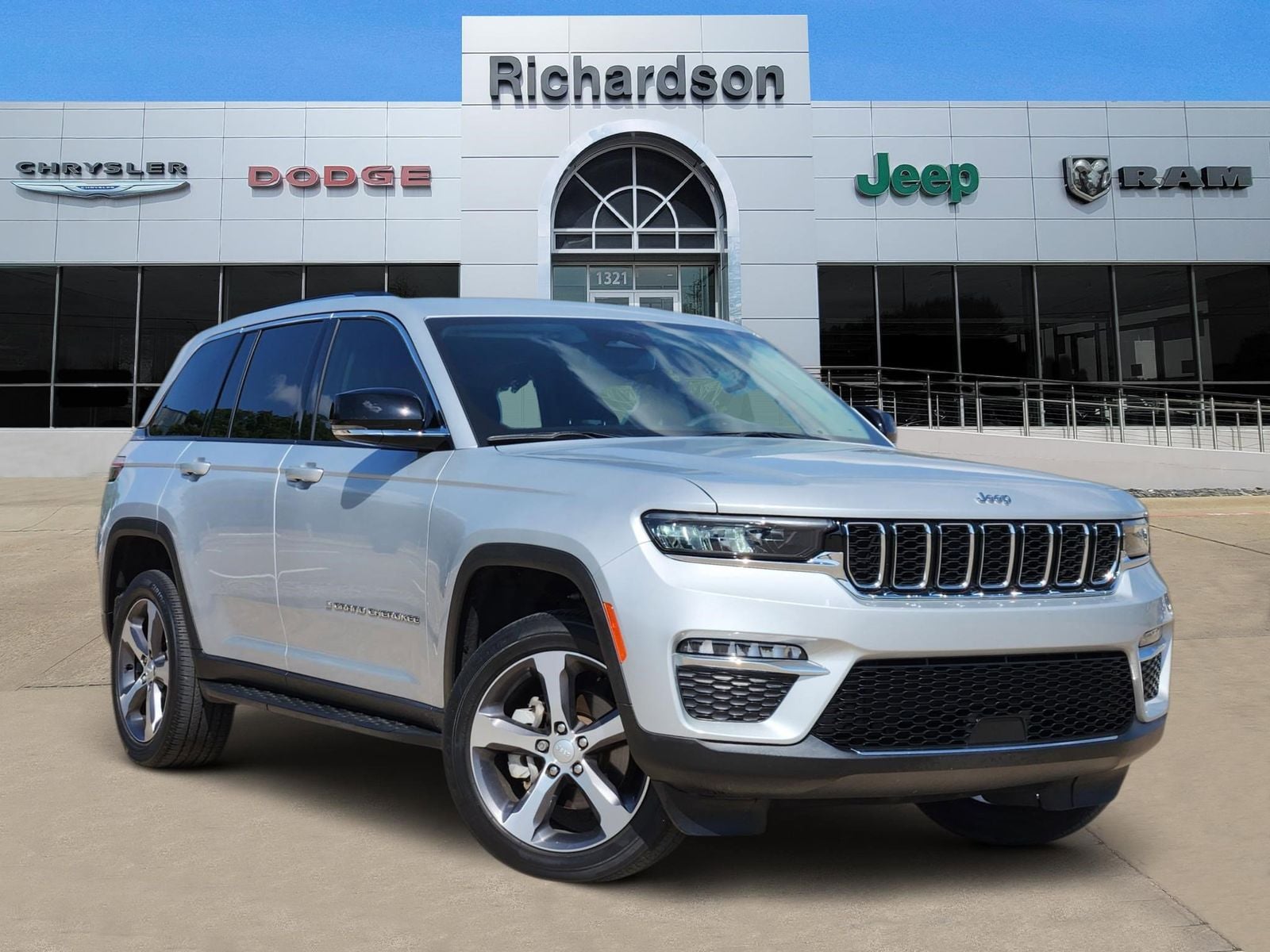 2023 Jeep Grand Cherokee Limited 4x4's photo