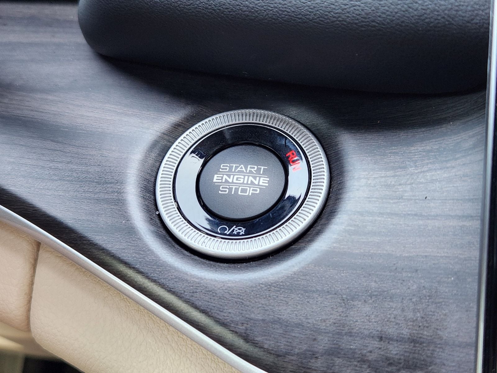 Used 2024 Bright White Jeep Base image 29