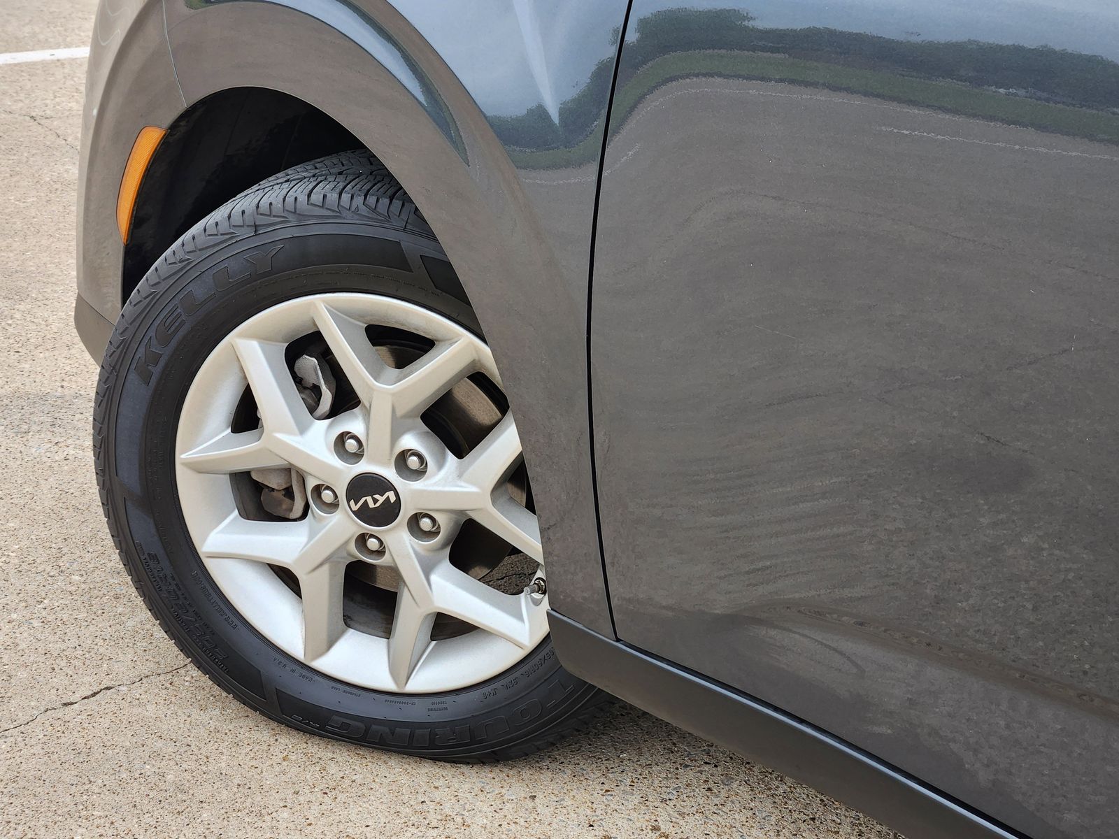 Used 2022 Gravity Gray Kia LX image 17