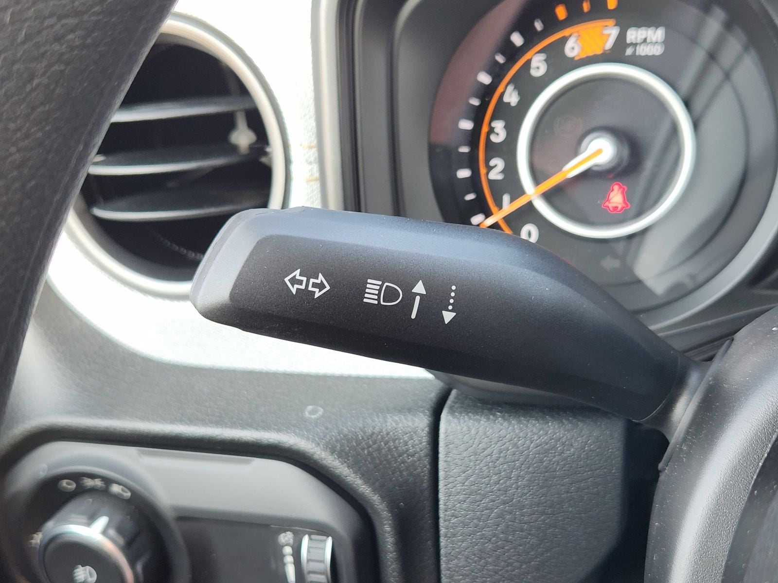 New 2026 Hydro Blue Pearlcoat Jeep 4-DOOR SPORT image 37