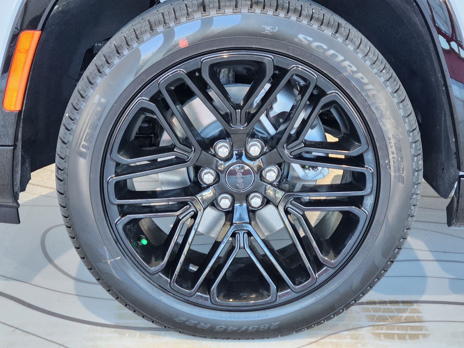 New 2026 Bright White Jeep LIMITED RESERVE 4X4 image 18