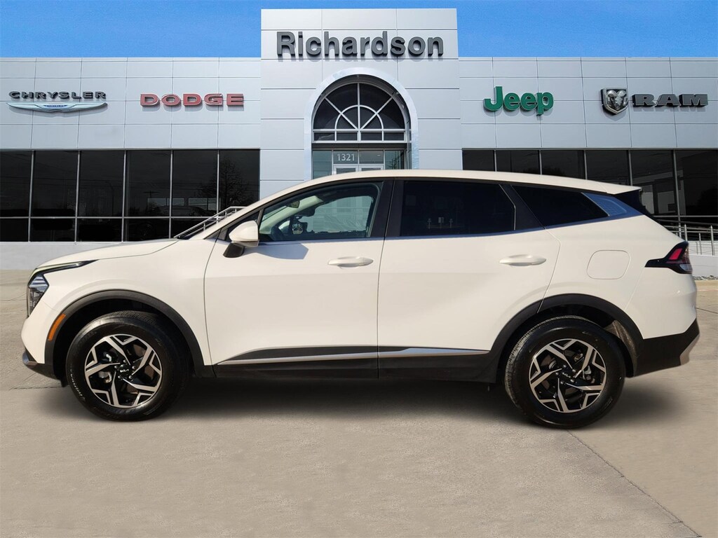 Used 2024 Kia Sportage LX SUV