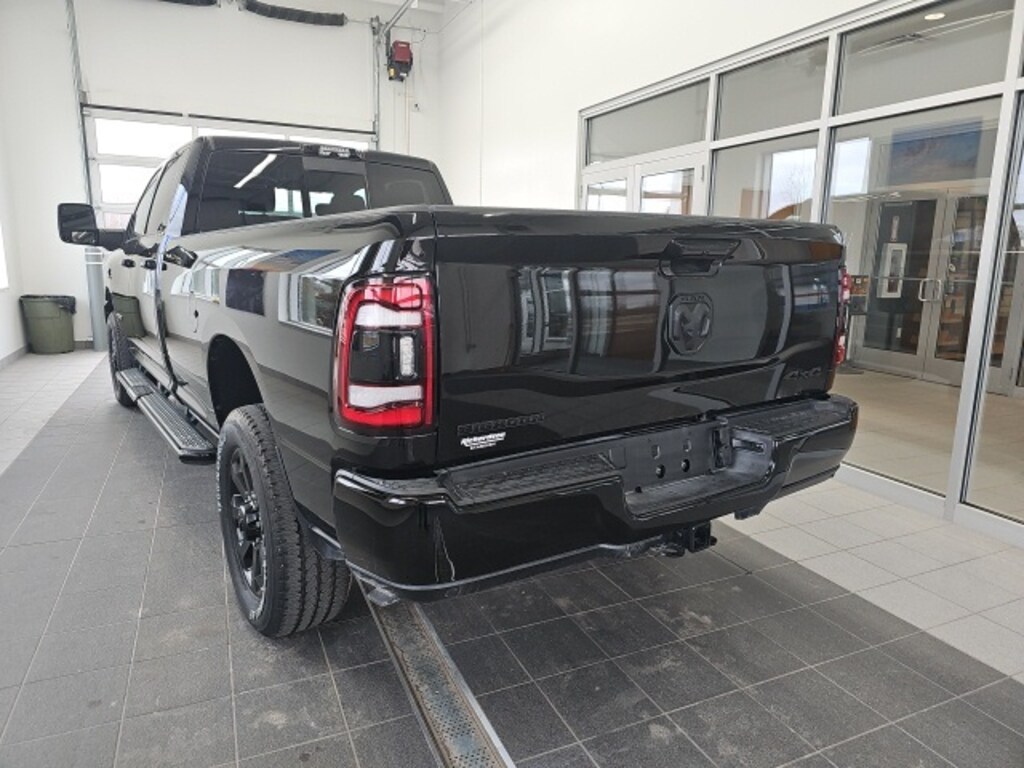 New 2024 Ram 3500 BIG HORN CREW CAB 4X4 8' BOX For Sale Standish MI