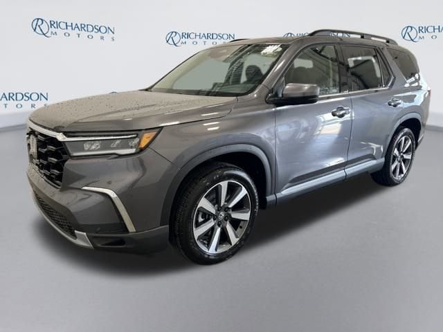 2025 Honda Pilot Touring's photo