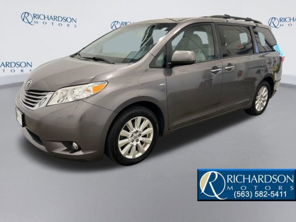 Used 2017 Toyota Sienna XLE Premium 7 Passenger Van