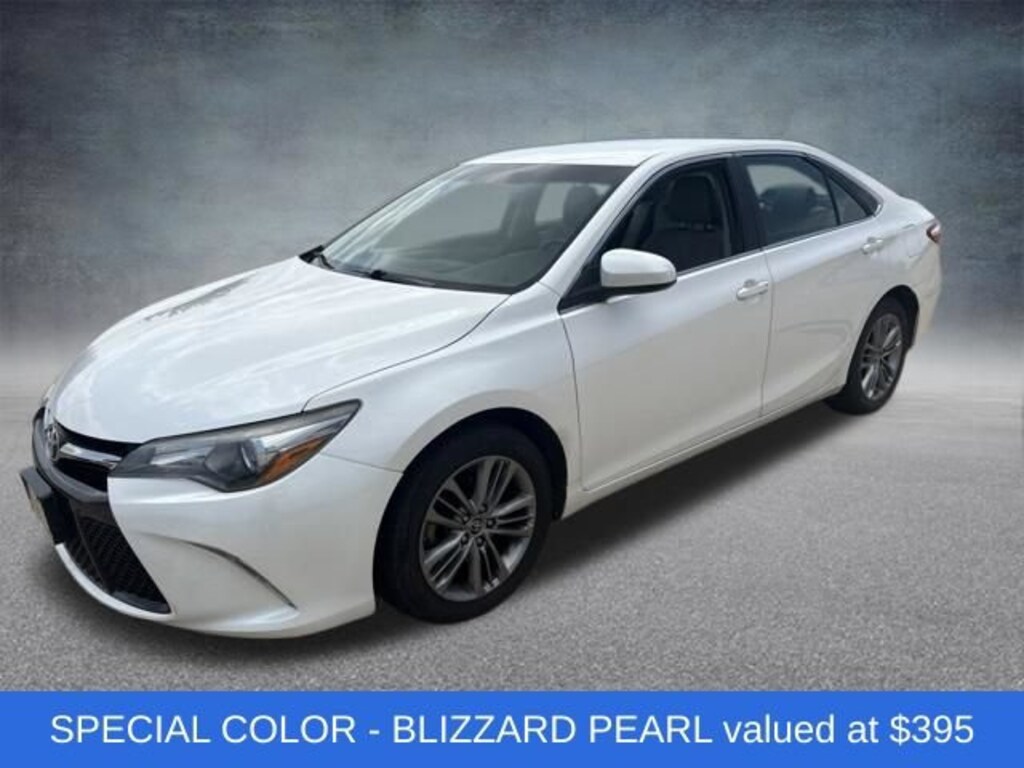 Used 2015 Toyota Camry SE Sedan
