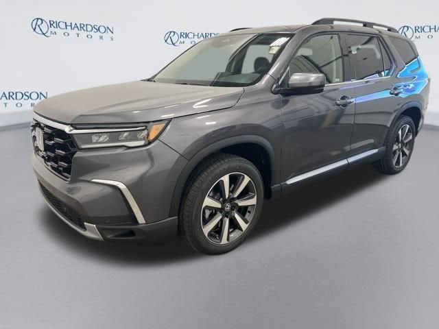 2025 Honda Pilot Touring's photo