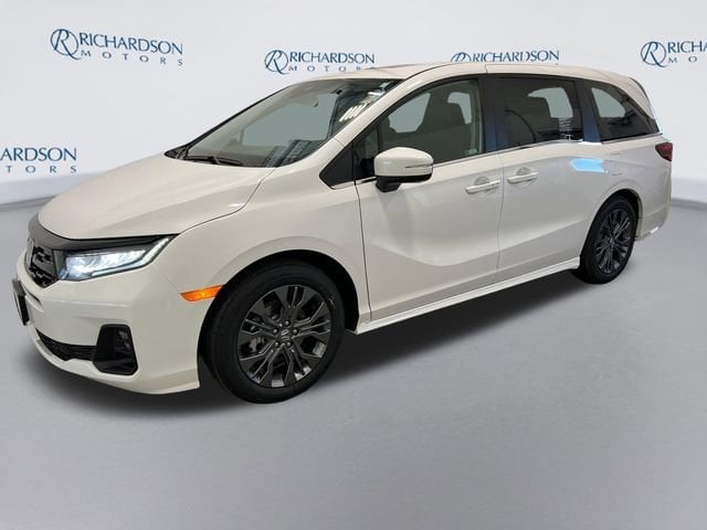 2026 Honda Odyssey Touring's photo