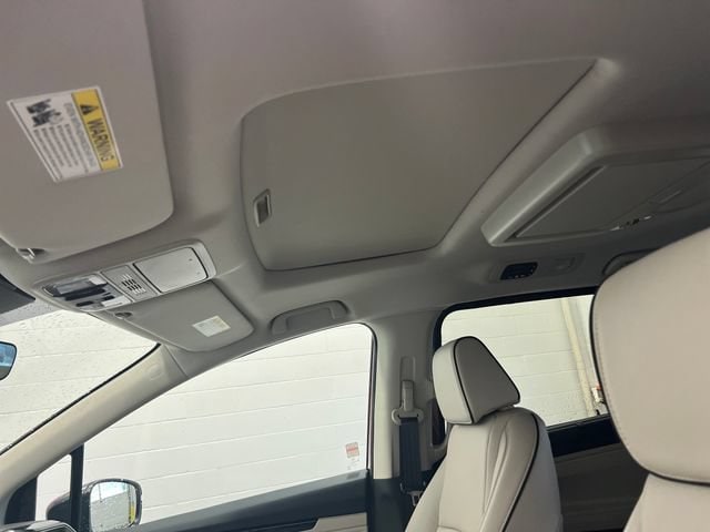 2026 Honda Odyssey Touring - Photo 14
